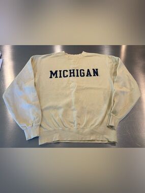 University of Michigan tailgate sweatshirt, unisex size S